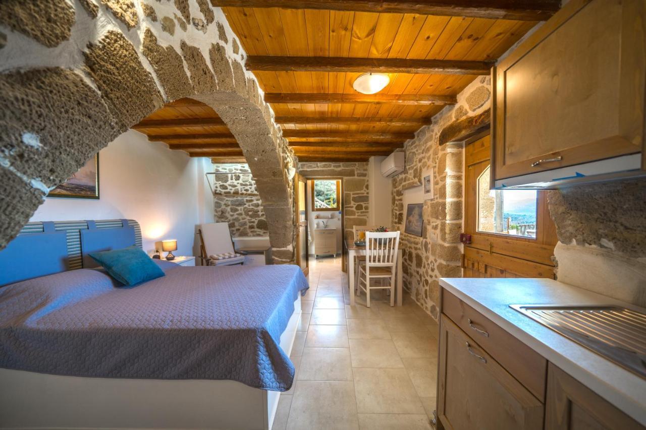 Mary'S Stone House Apartment Фаласарна Екстериор снимка