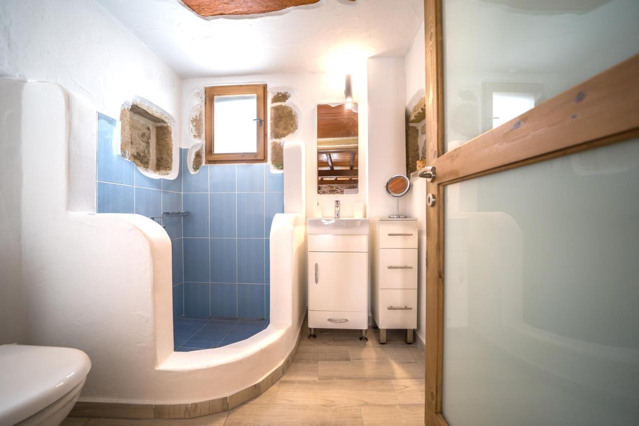 Mary'S Stone House Apartment Фаласарна Екстериор снимка