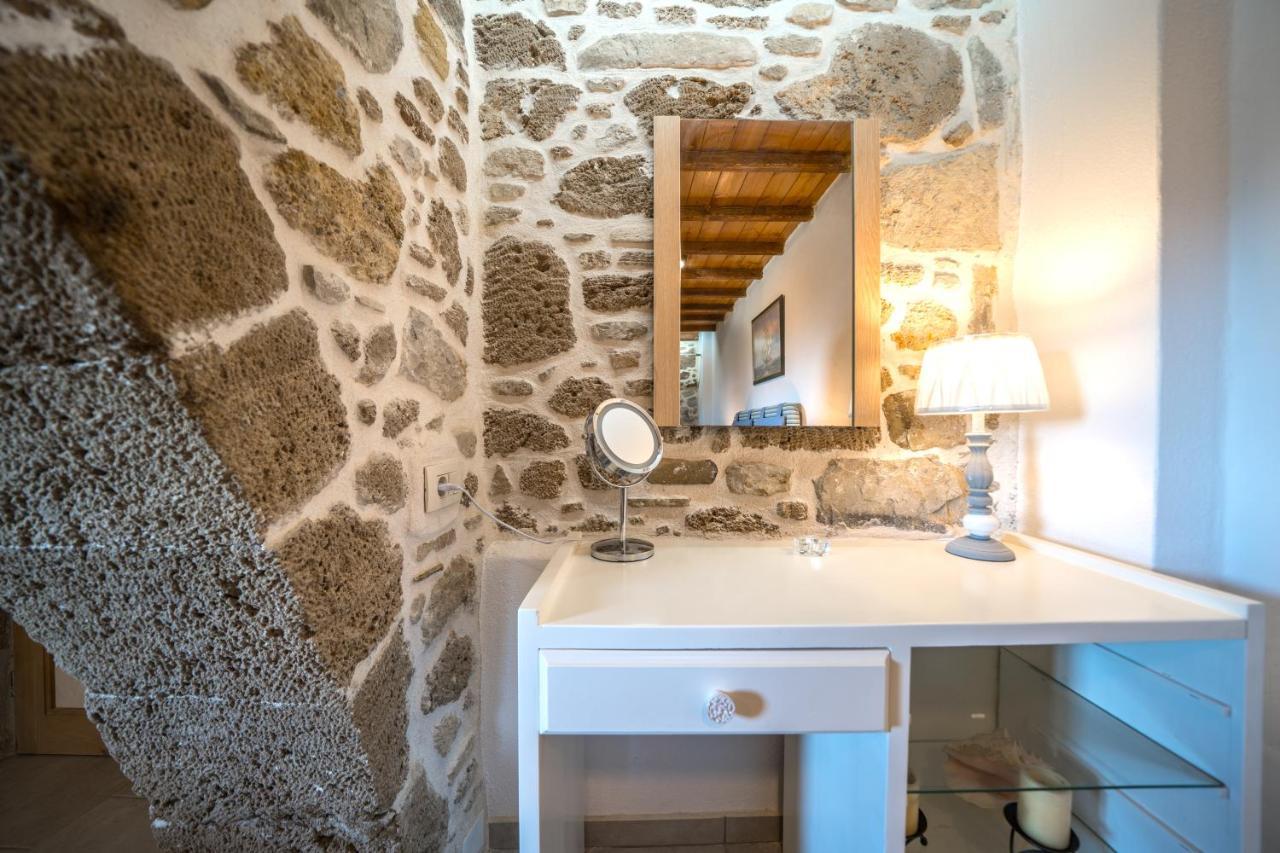 Mary'S Stone House Apartment Фаласарна Екстериор снимка