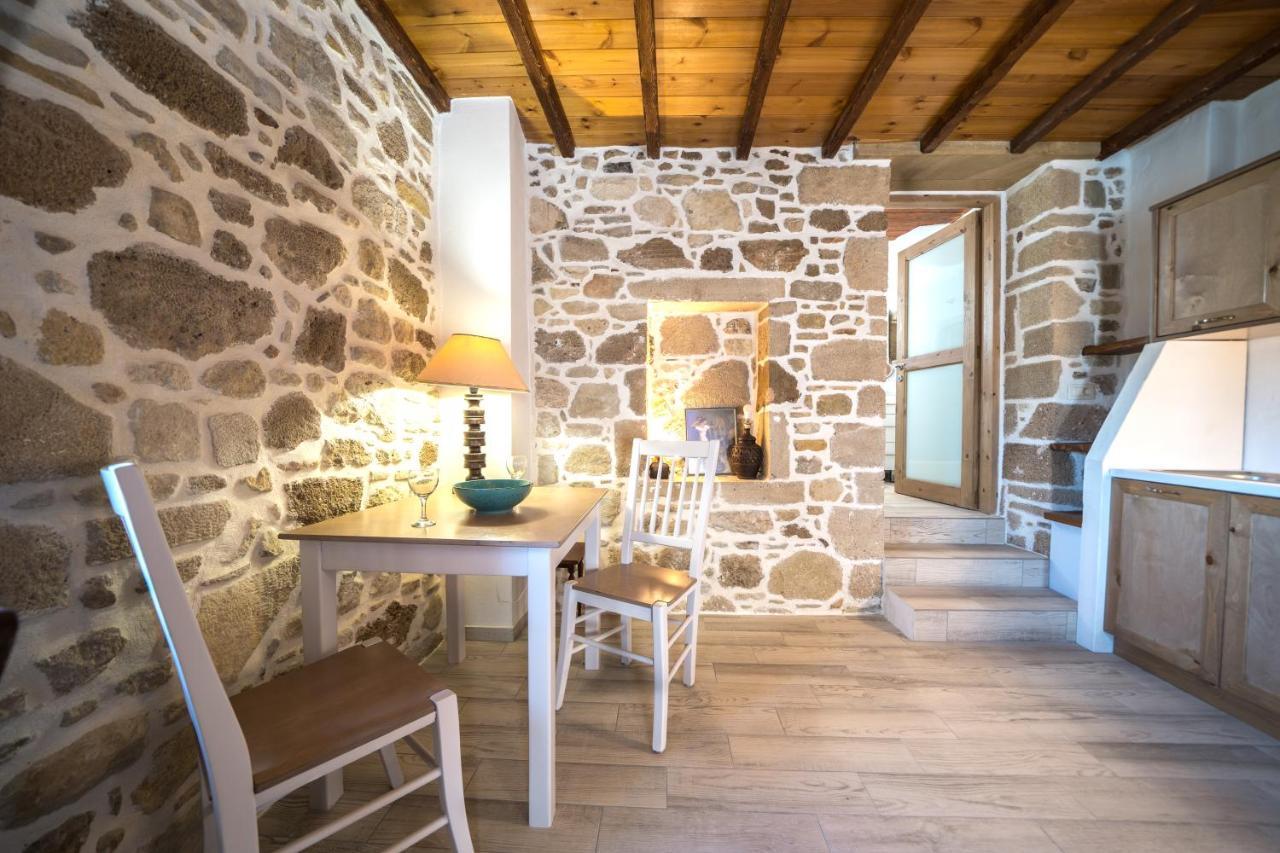 Mary'S Stone House Apartment Фаласарна Екстериор снимка
