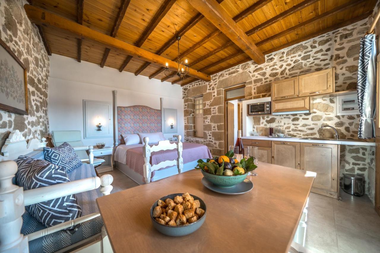Mary'S Stone House Apartment Фаласарна Екстериор снимка