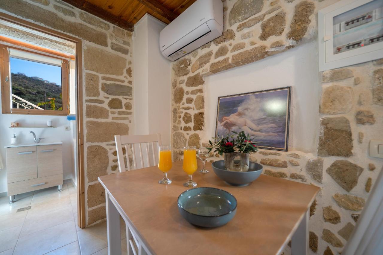 Mary'S Stone House Apartment Фаласарна Екстериор снимка