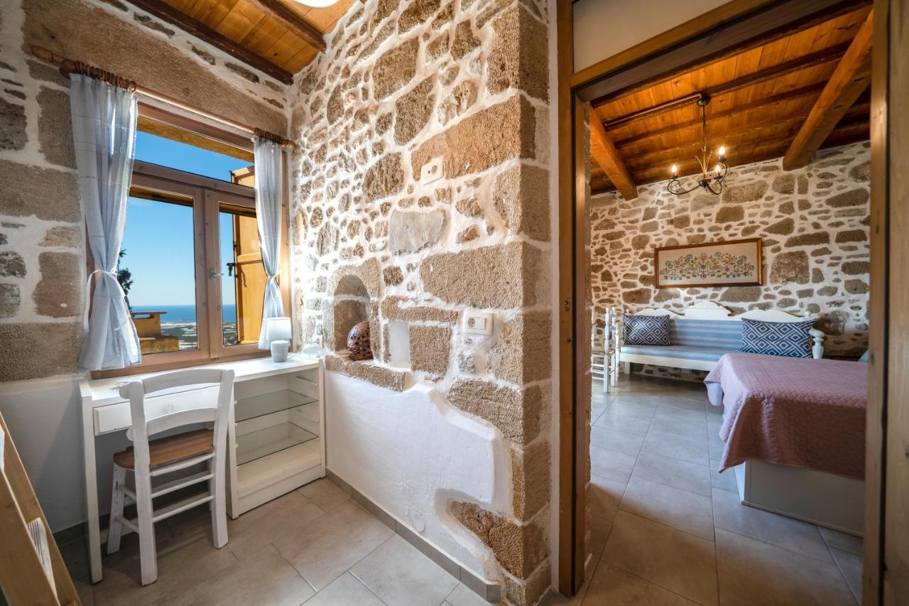 Mary'S Stone House Apartment Фаласарна Екстериор снимка