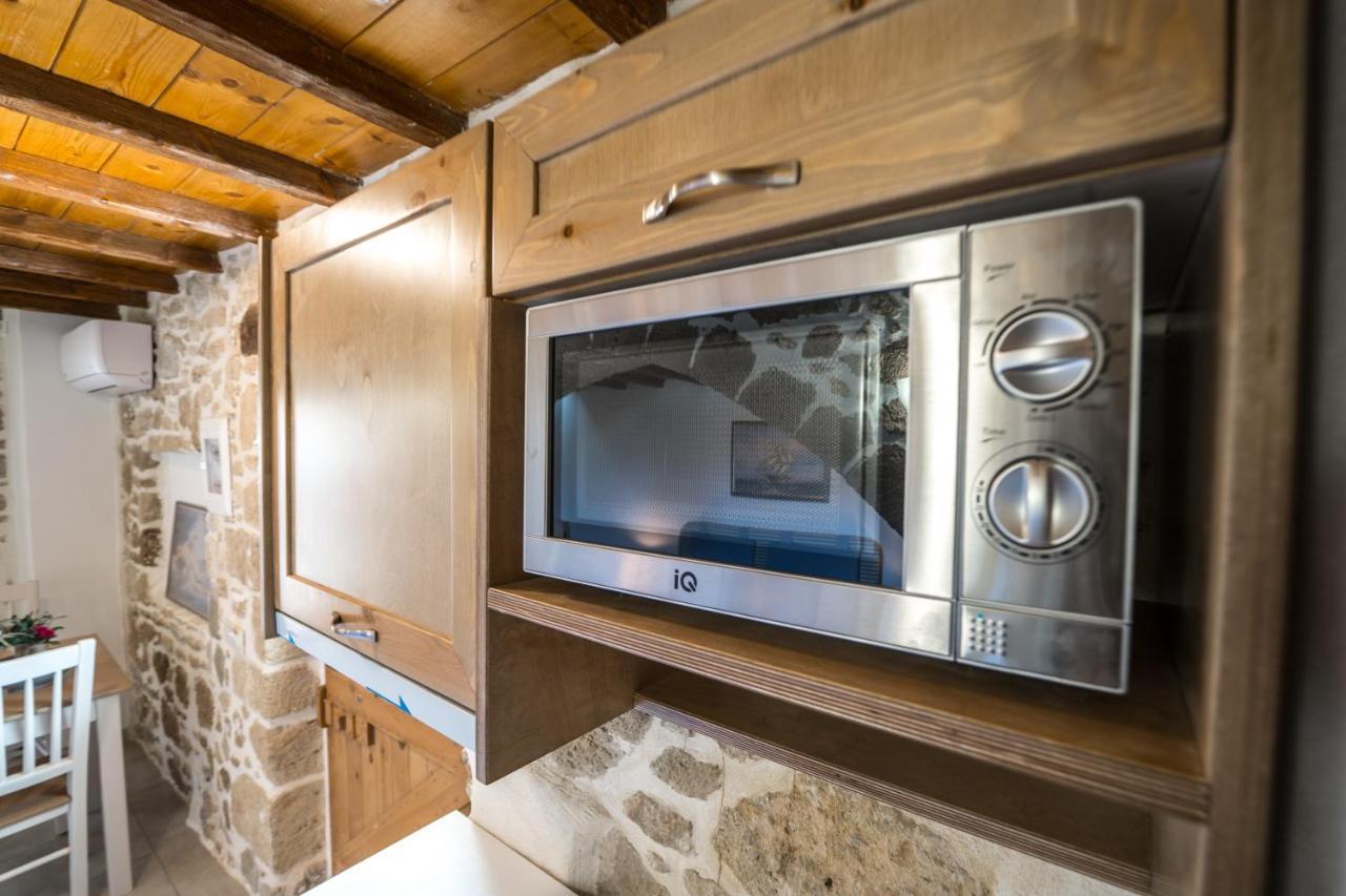 Mary'S Stone House Apartment Фаласарна Екстериор снимка