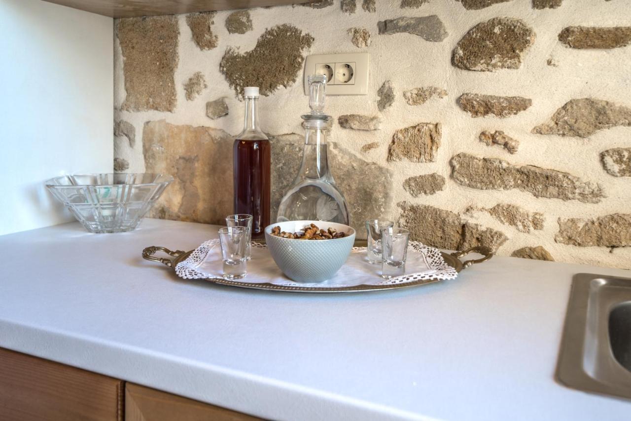 Mary'S Stone House Apartment Фаласарна Екстериор снимка