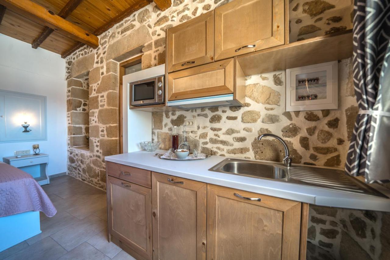 Mary'S Stone House Apartment Фаласарна Екстериор снимка