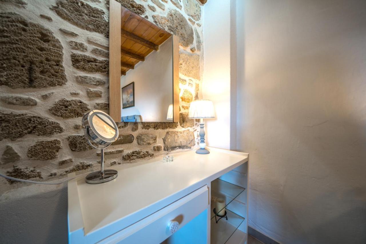 Mary'S Stone House Apartment Фаласарна Екстериор снимка