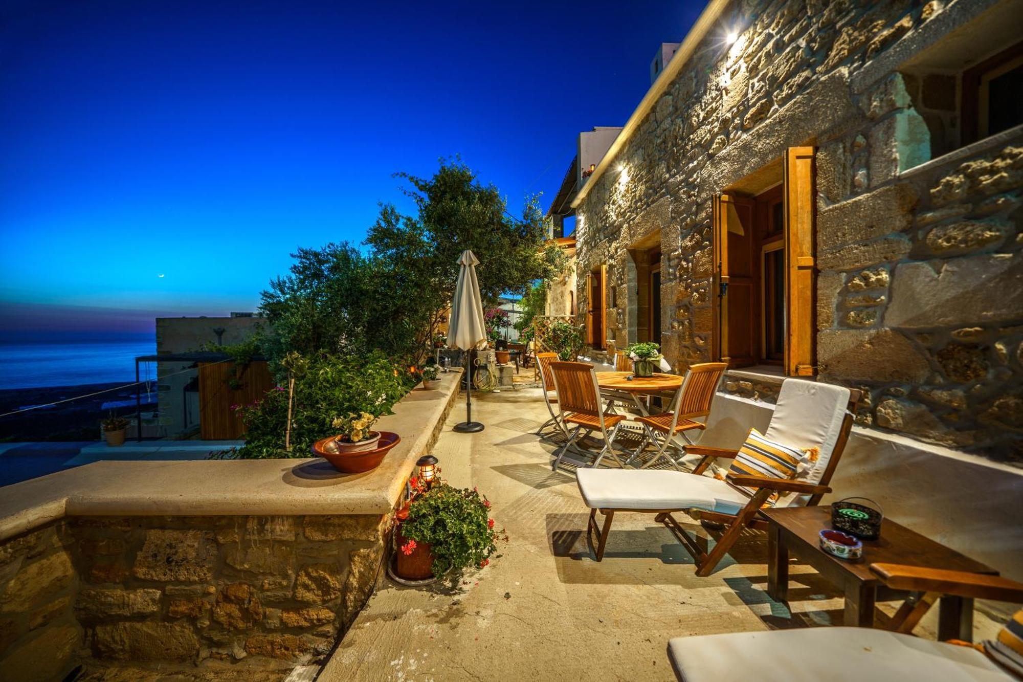 Mary'S Stone House Apartment Фаласарна Екстериор снимка