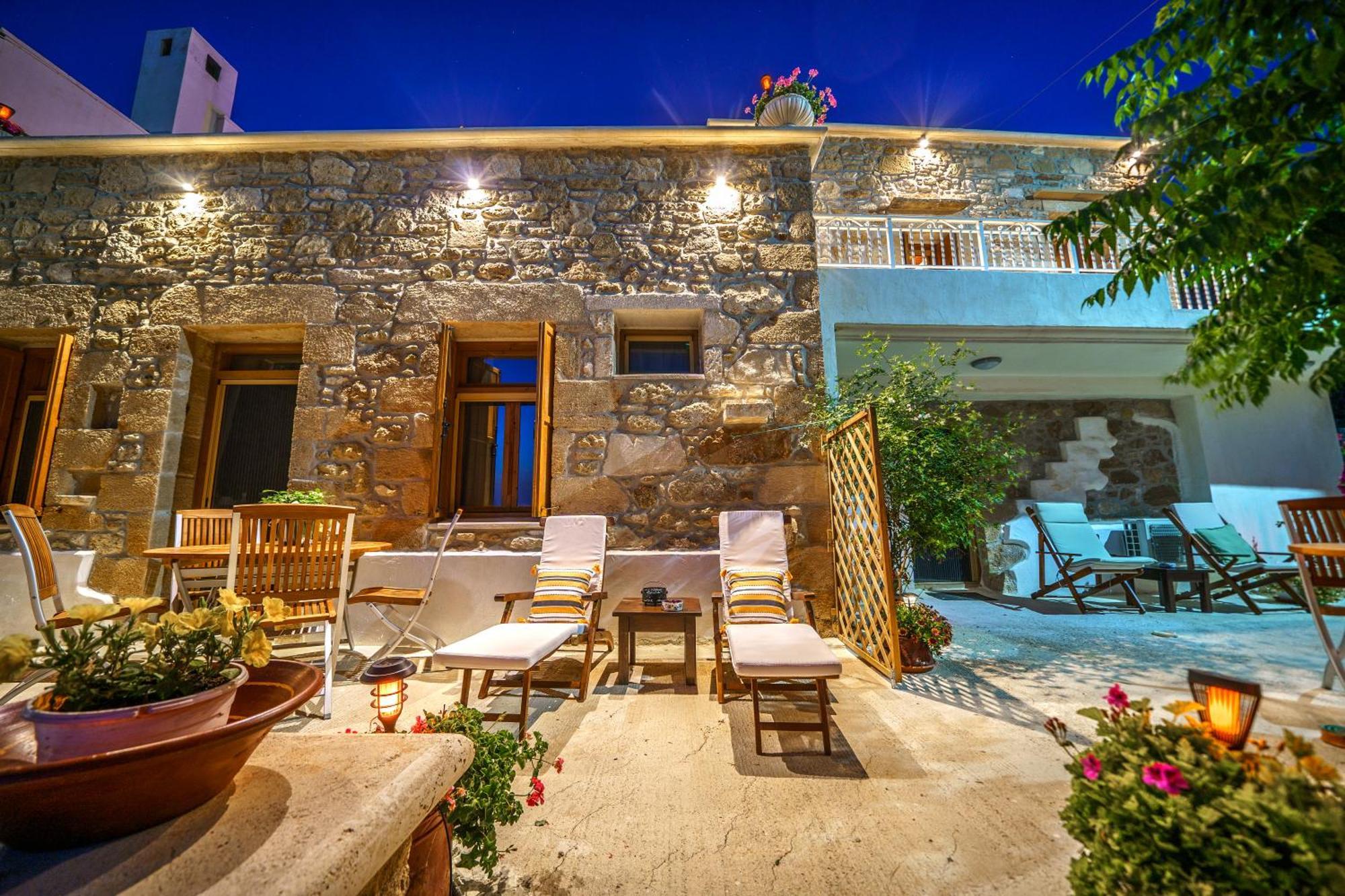 Mary'S Stone House Apartment Фаласарна Екстериор снимка