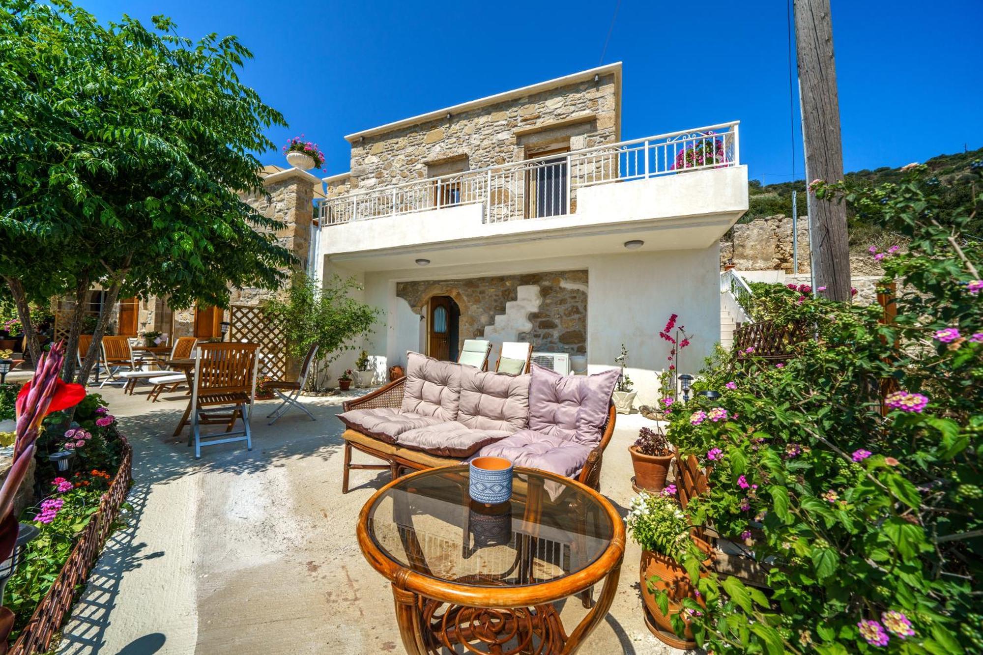 Mary'S Stone House Apartment Фаласарна Екстериор снимка