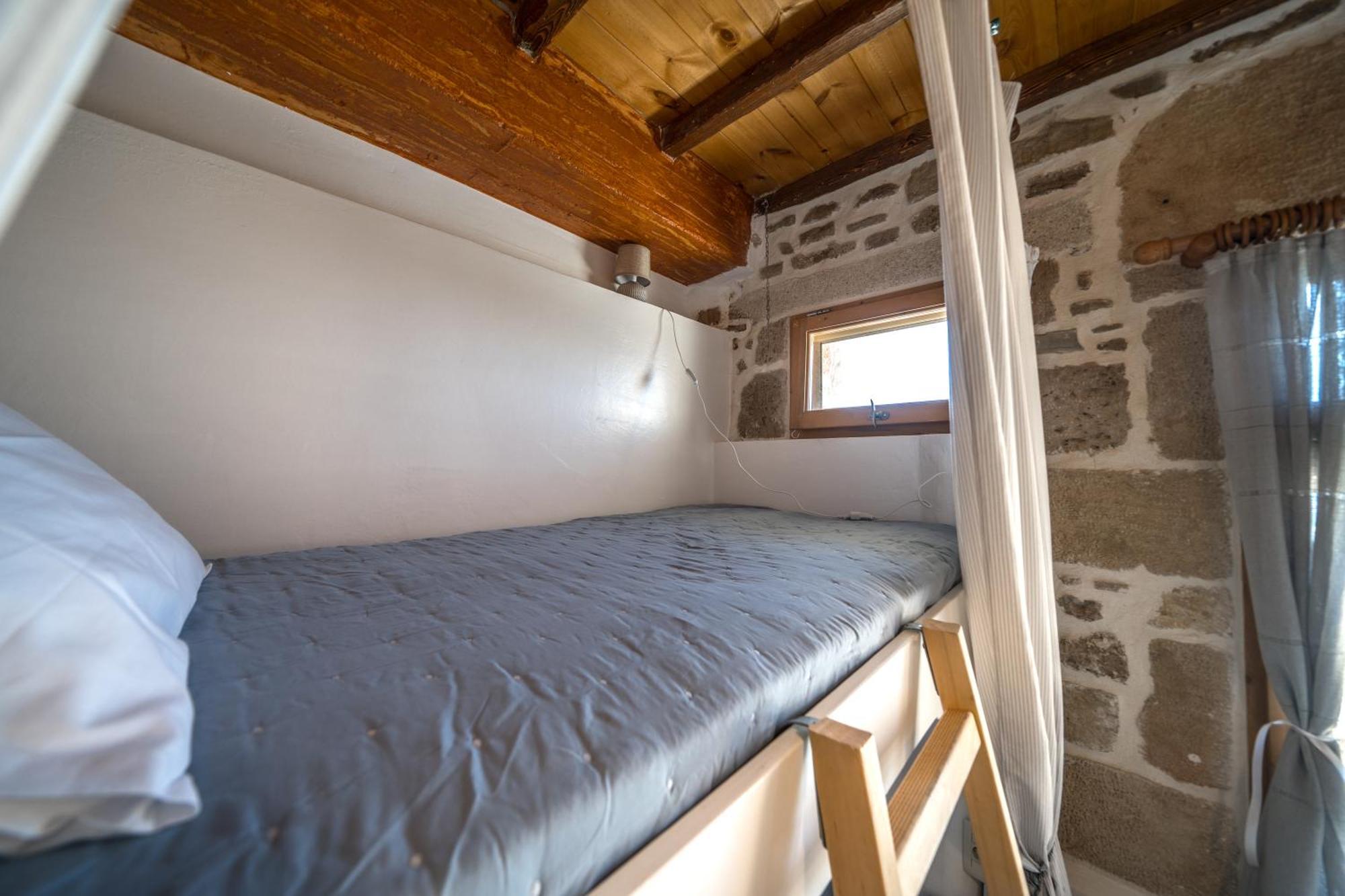Mary'S Stone House Apartment Фаласарна Стая снимка